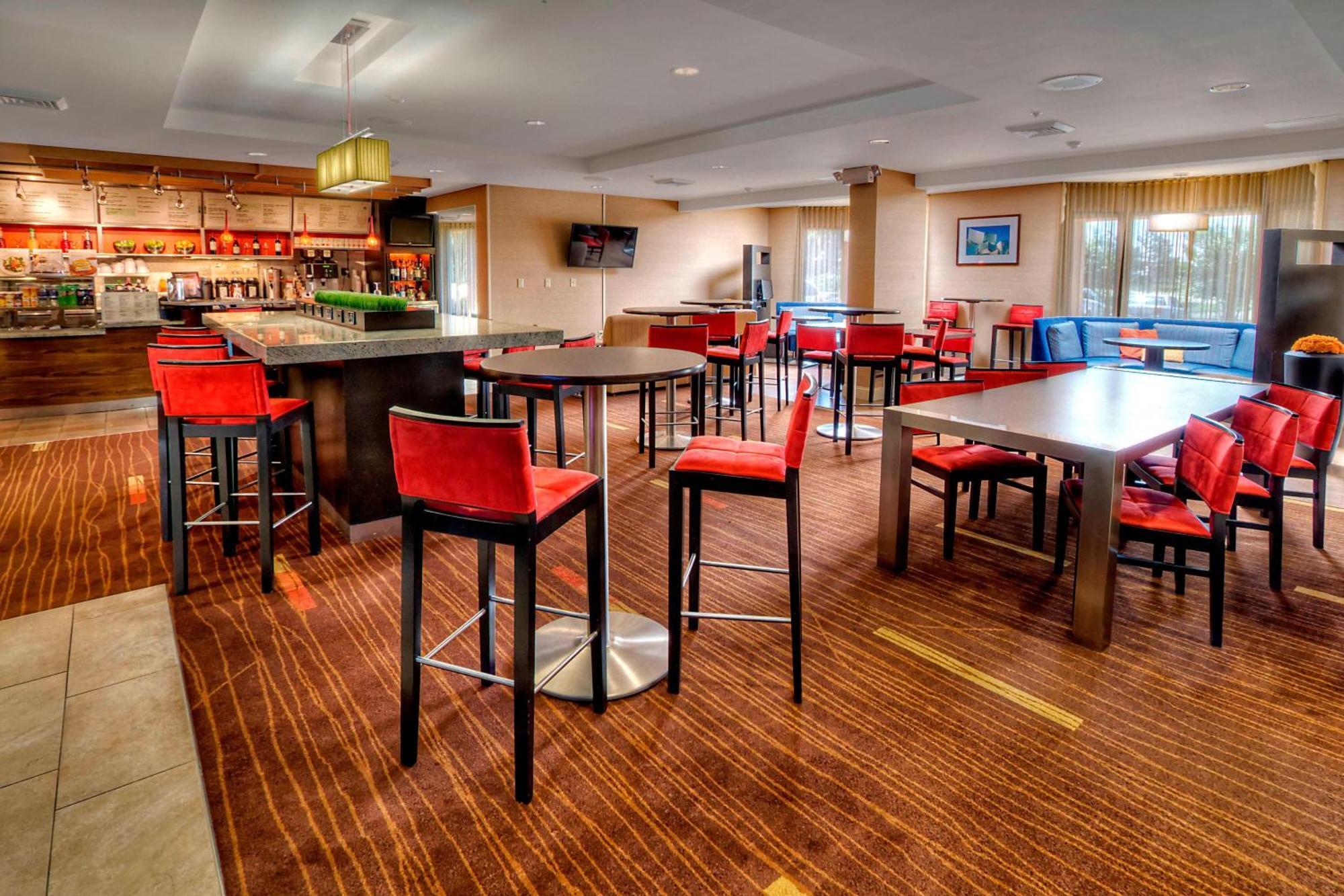 Courtyard By Marriott Burlington Hotel Exterior photo