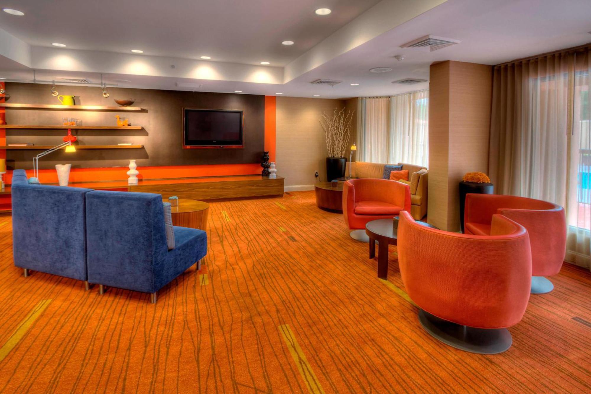 Courtyard By Marriott Burlington Hotel Exterior photo